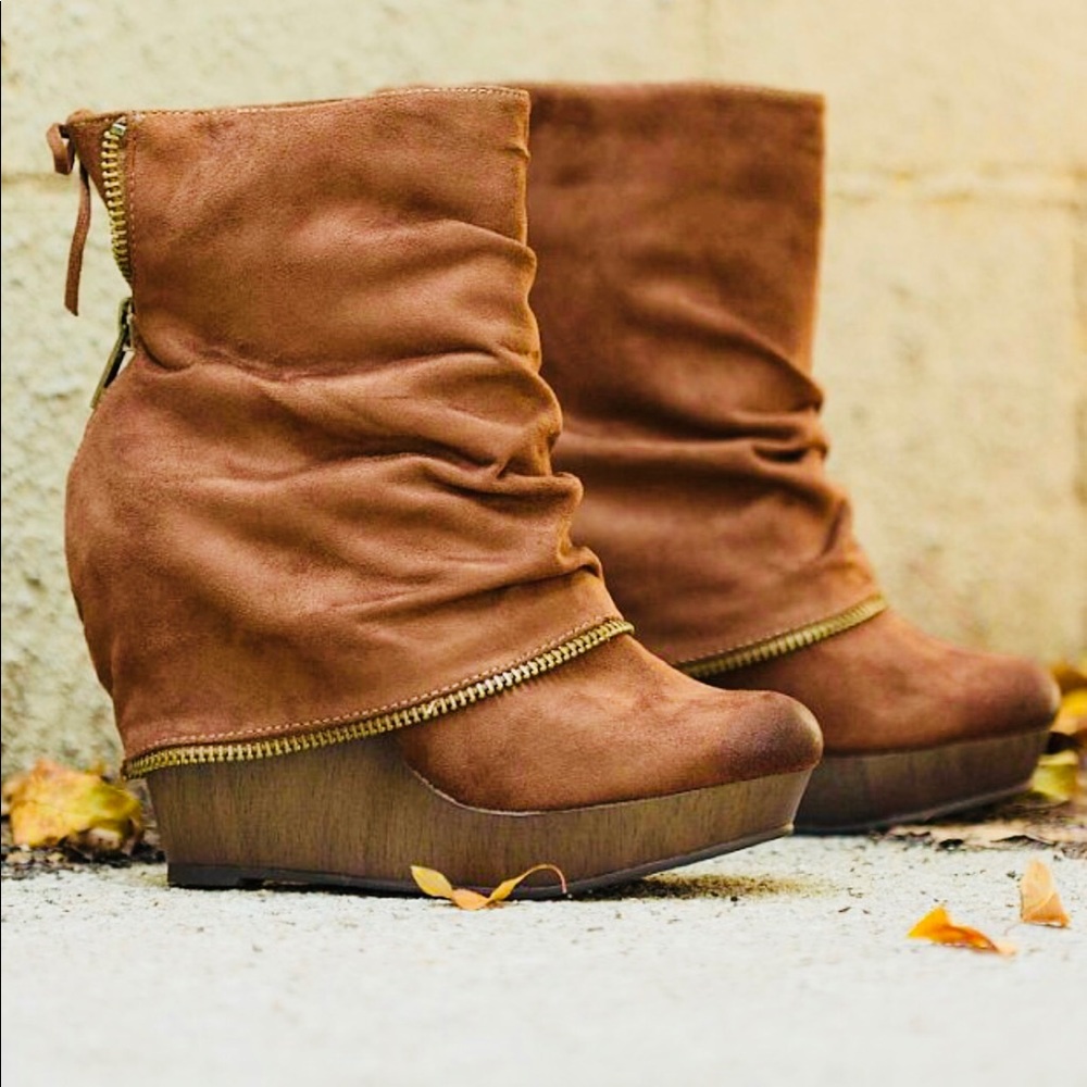 Cute suede booties!